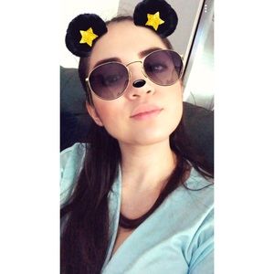 Meet your Posher, Elizabeth